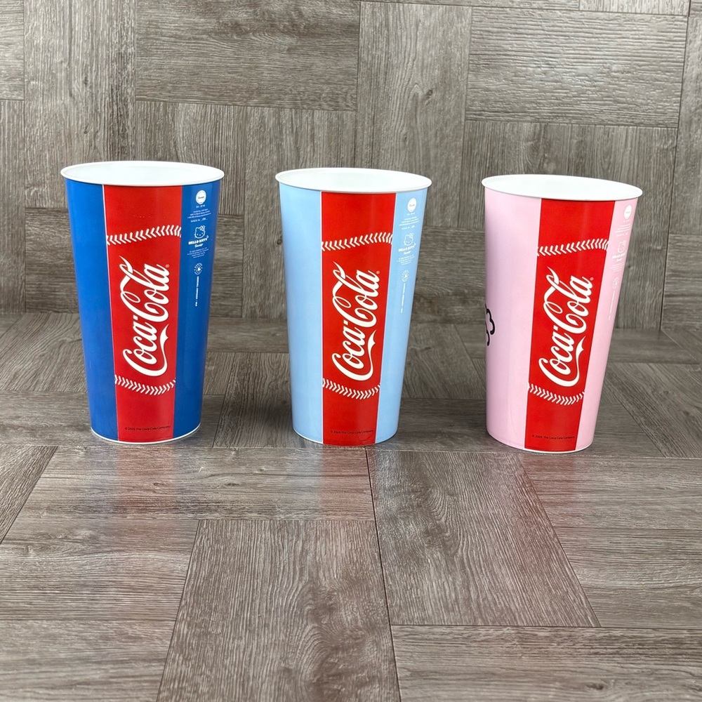 Hello Kitty Night Dodgers Giveaway Limited Exclusive Set of 3 Souvenir Cups - Picture 2 of 2